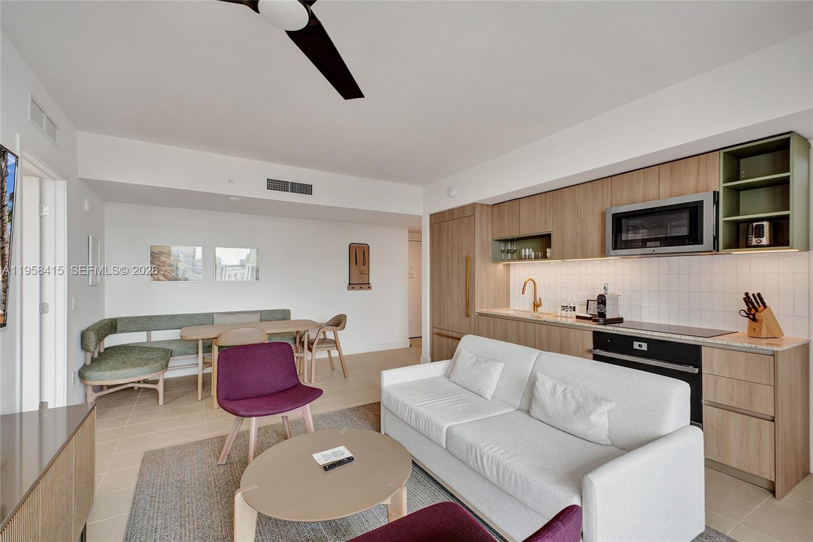 159 NE 6th St # 3405, Miami FL 33132 photo 4
