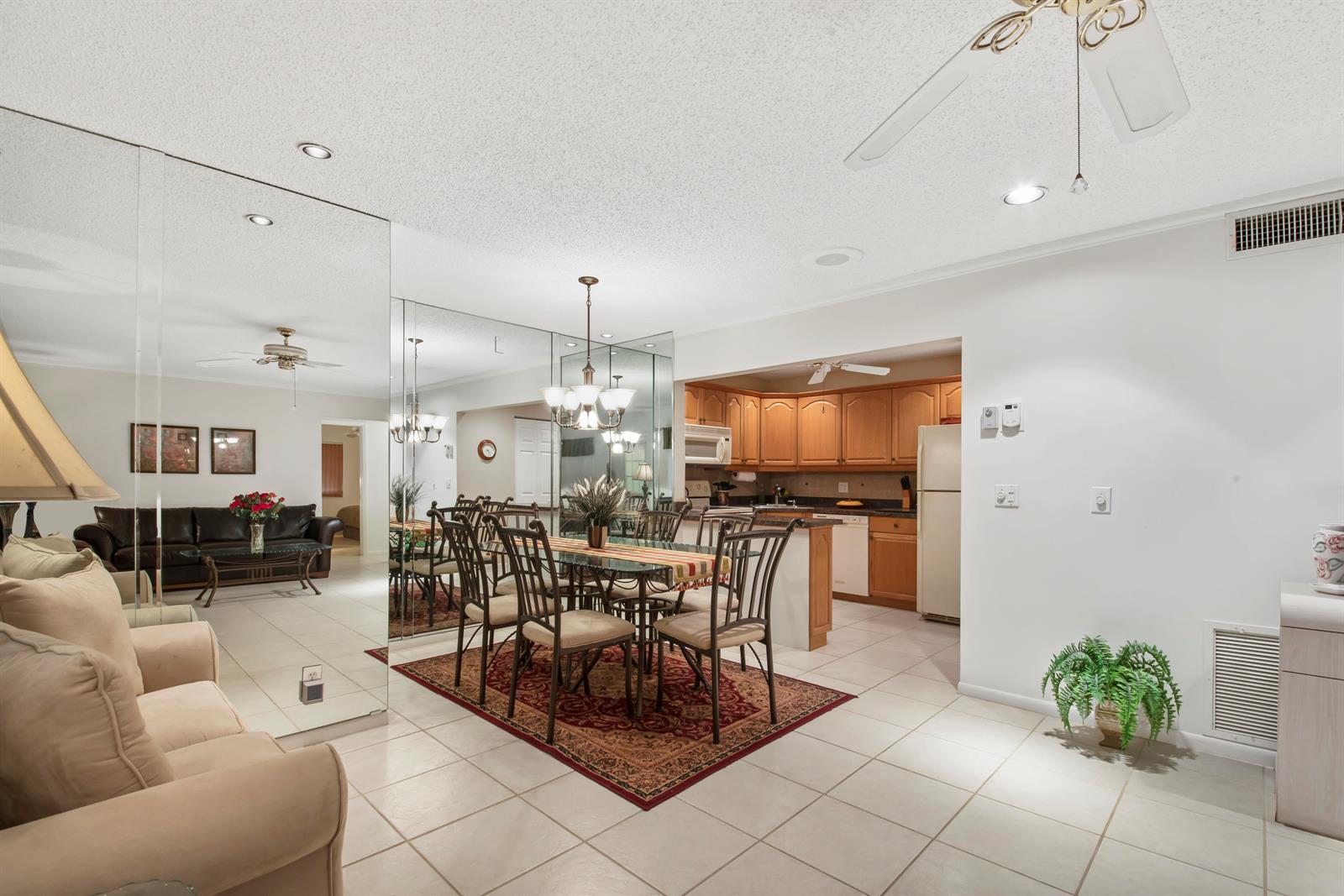417 Pine Glen Lane # 2, FL 33463 photo 2