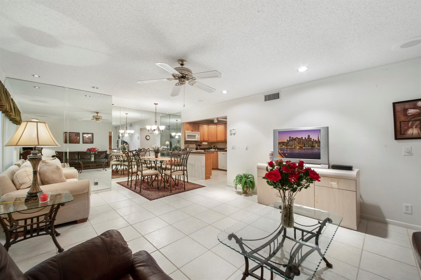 417 Pine Glen Lane # 2, FL 33463