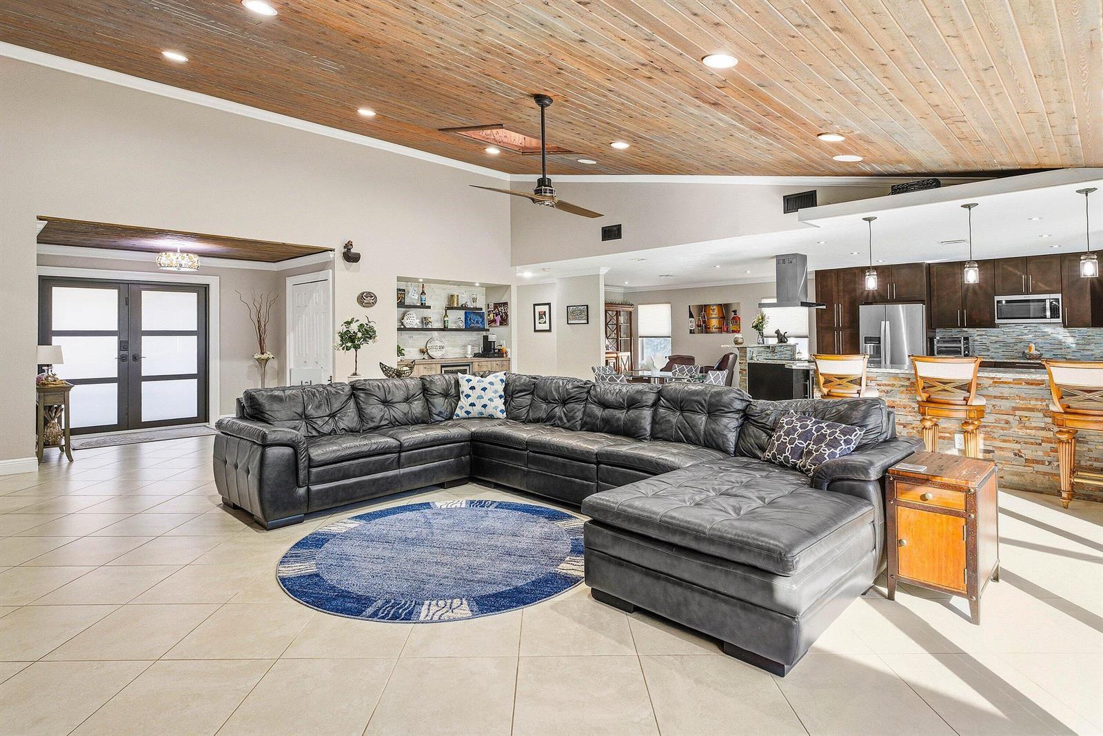 2412 SW 23rd Cranbrook Drive, Boynton Beach FL 33436 photo 4