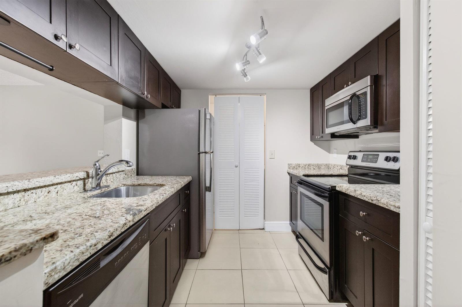 9901 Westview Drive # 324, Coral Springs FL 33076 photo 5