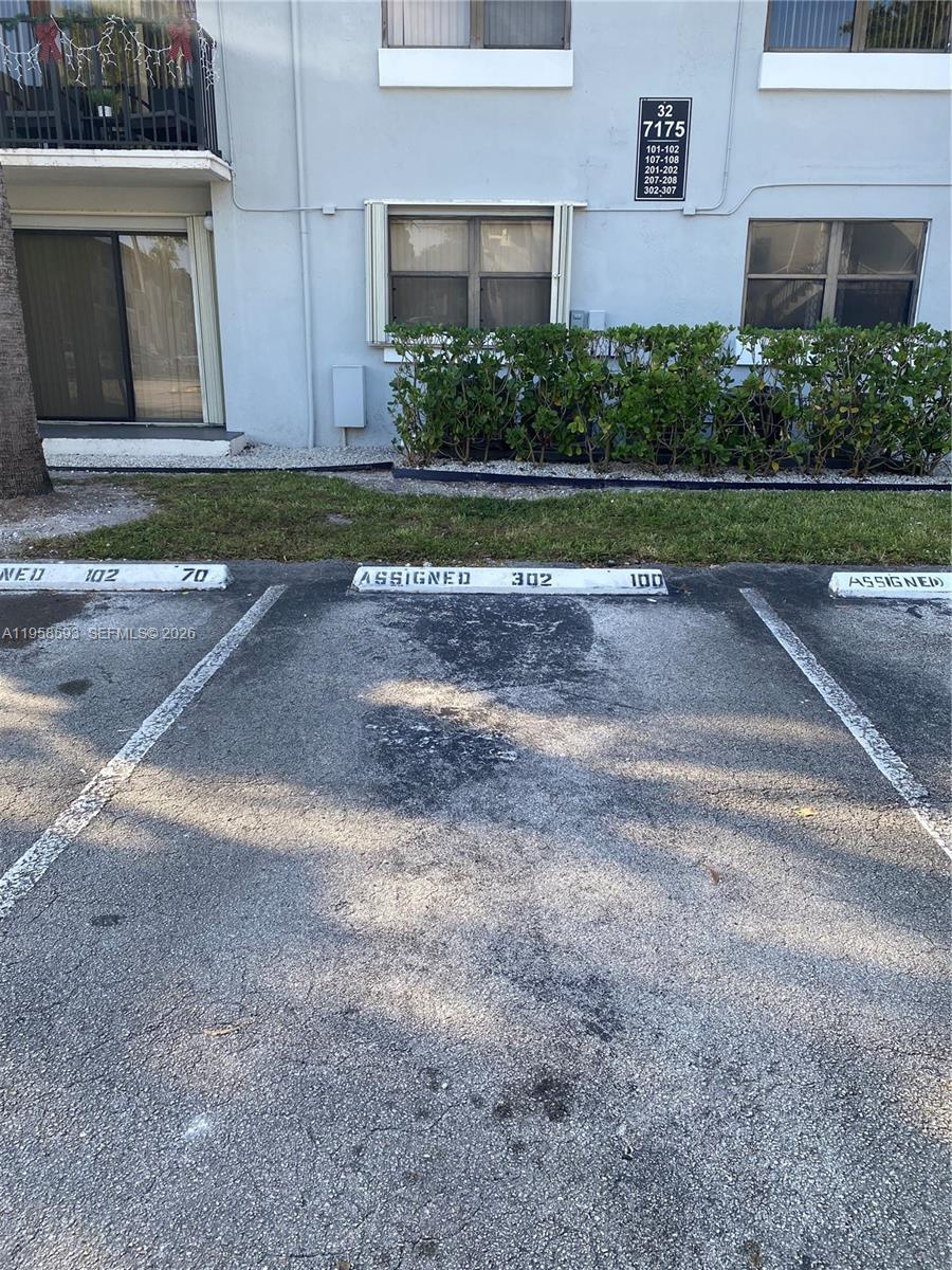 7175 NW 179th St # 302, Hialeah FL 33015 photo 3