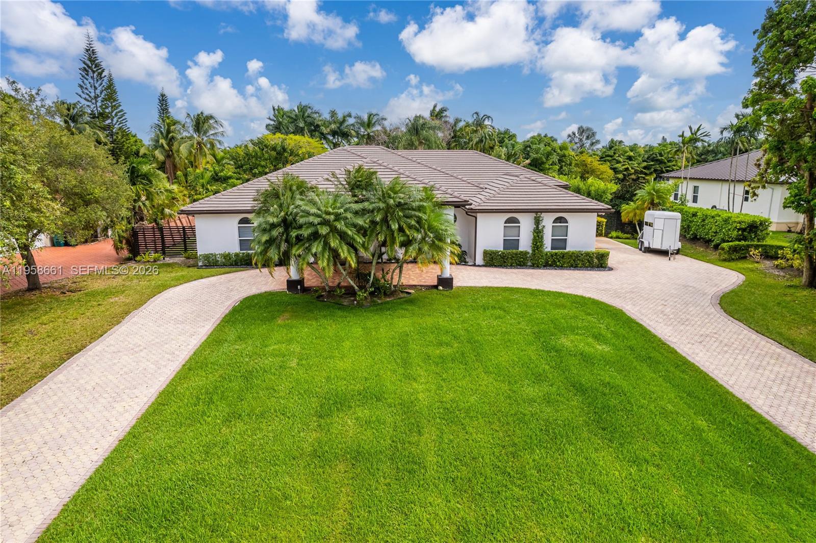 429 NW 130th Ave, Miami FL 33182 photo 2