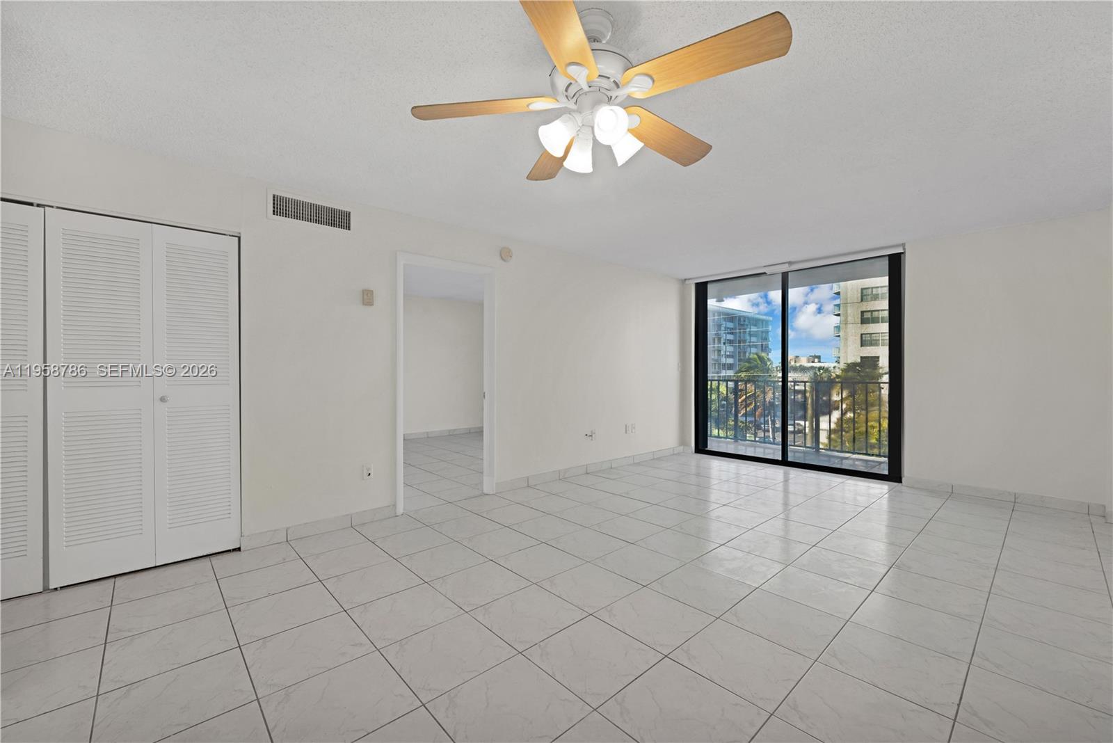 16751 NE 9th Ave # 410, North Miami Beach FL 33162 photo 2