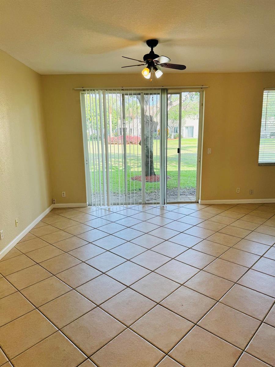 3033 N Evergreen Circle, Boynton Beach FL 33426 photo 3