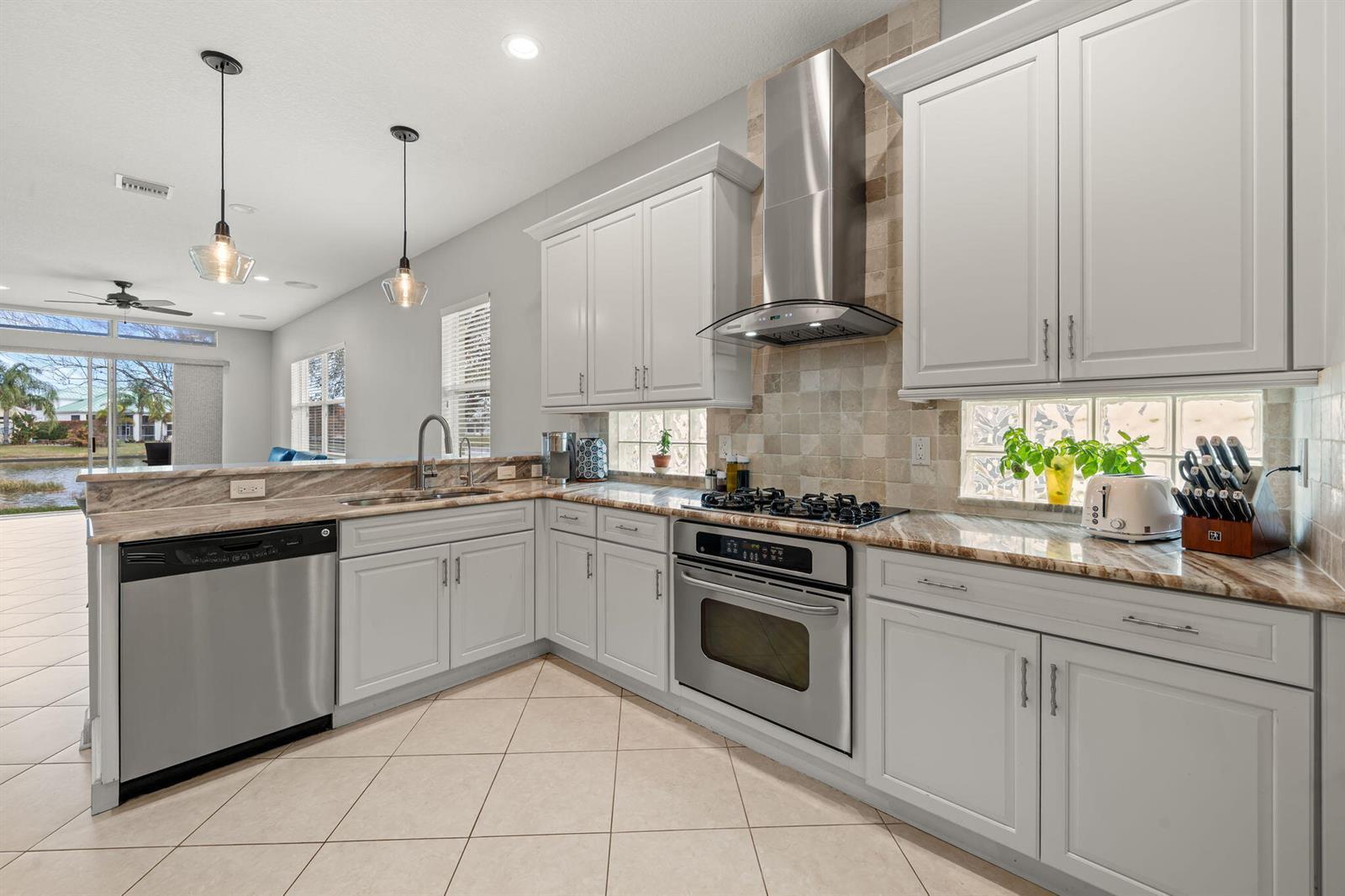 104 NW Willow Grove Avenue, Port St. Lucie FL 34986