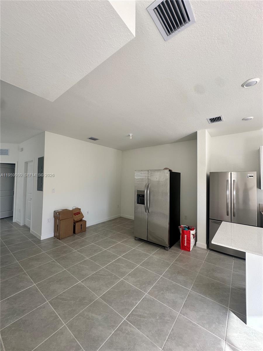 2616 SE 28th Dr, Homestead FL 33035 photo 4