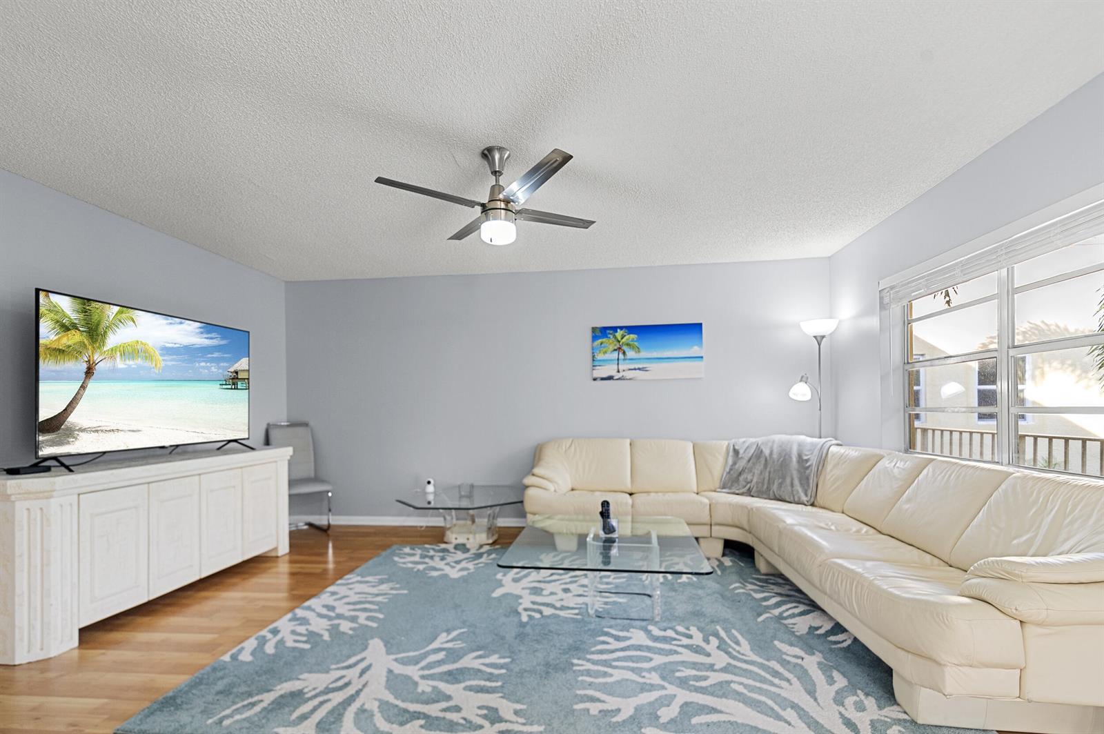 605 Flanders M, Delray Beach FL 33484 photo 3