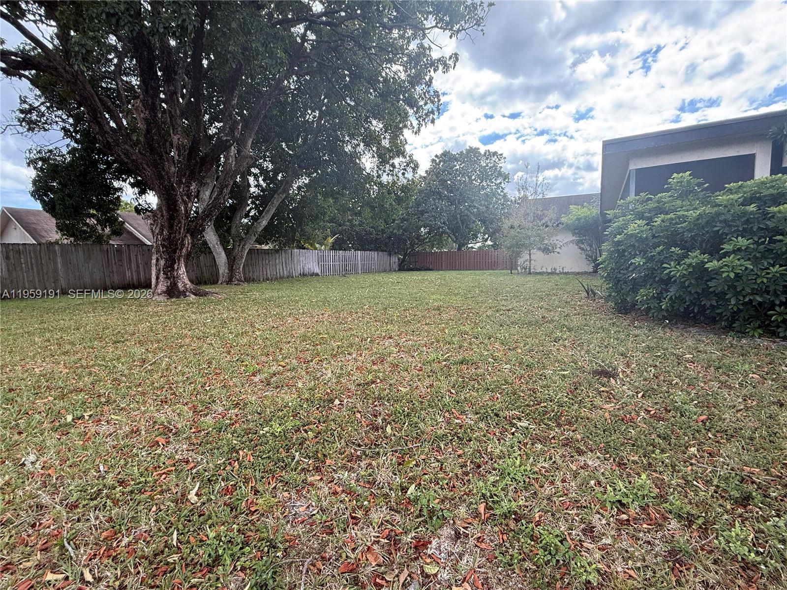 1140 NW 78th Ter, Plantation FL 33322 photo 5