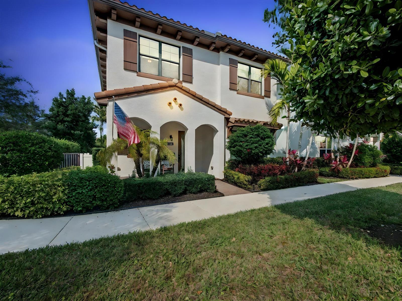 8125 Hobbes Way, Palm Beach Gardens FL 33418