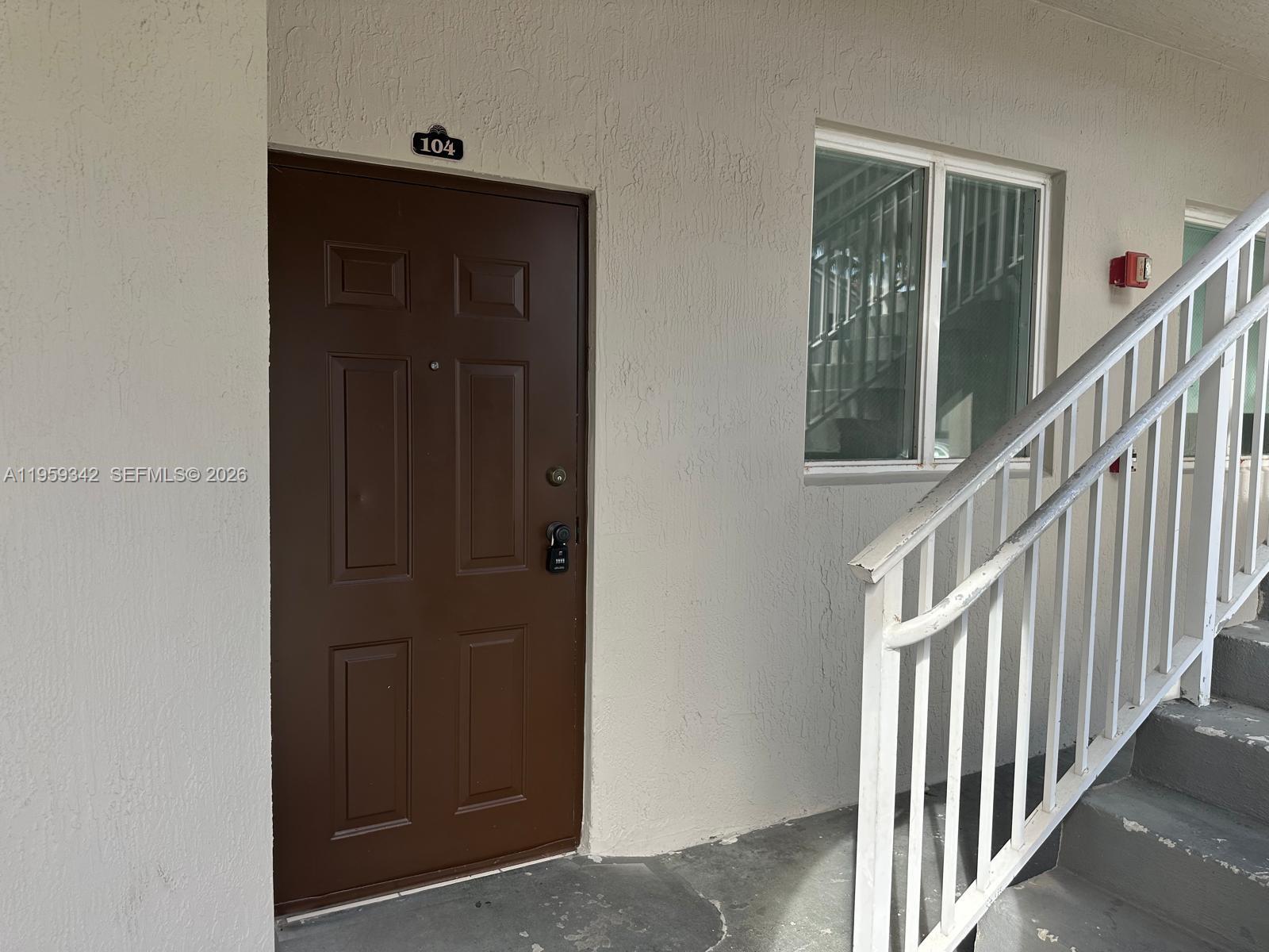 1661 SE 29th Ct # 104, Homestead FL 33035 photo 2