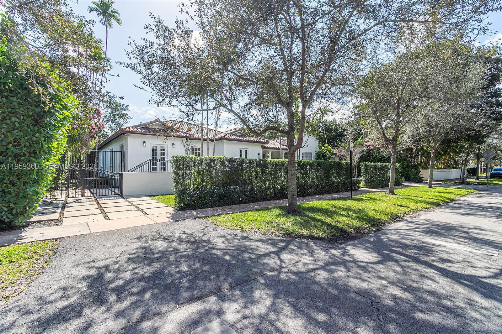 428 Giralda Ave, Coral Gables FL 33134 photo 3