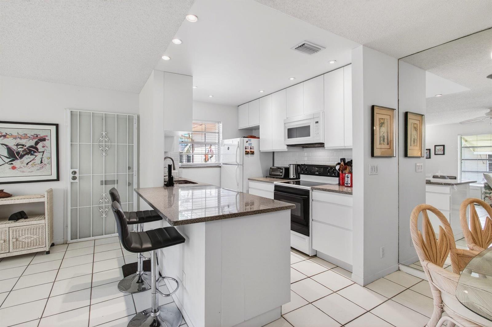 1327 High Point Way SE # D, Delray Beach FL 33445