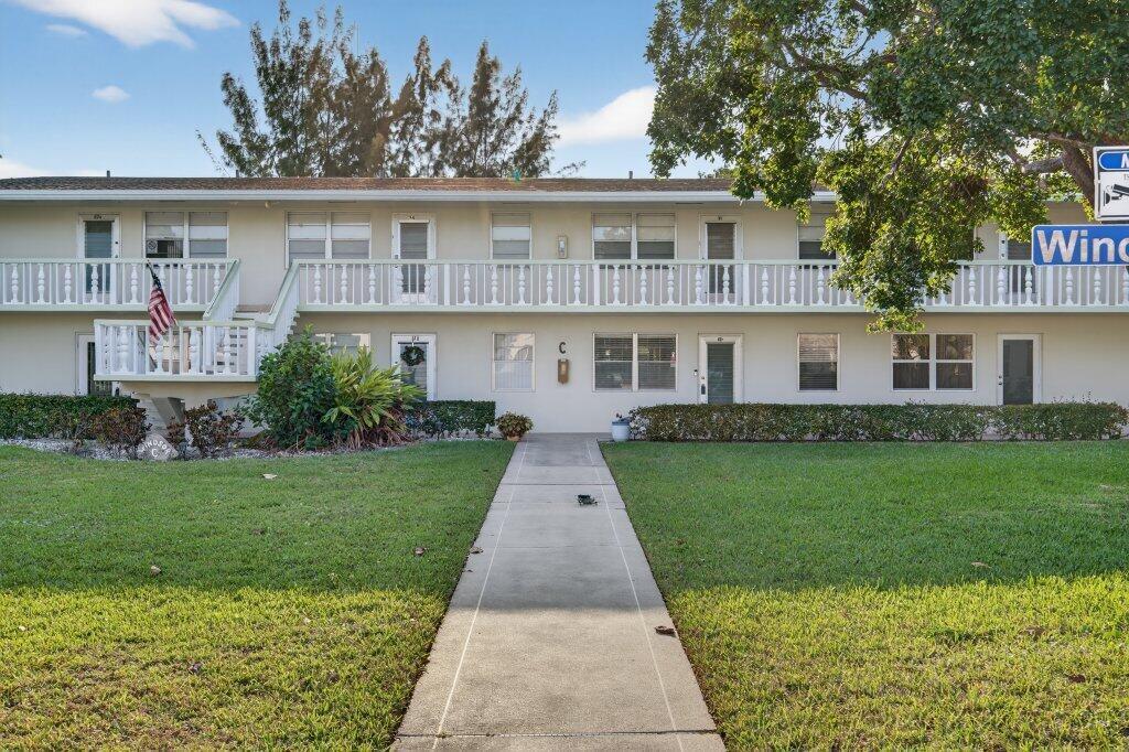 56 Windsor C, West Palm Beach FL 33417