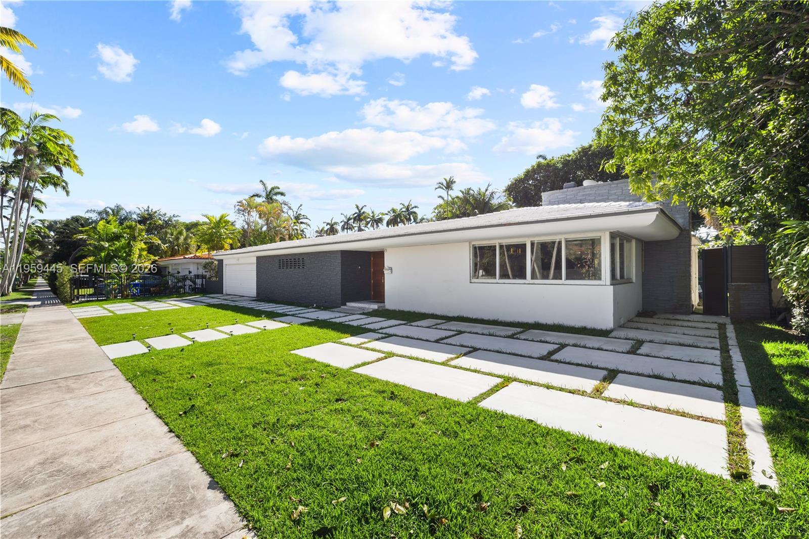 1040 NE 86th St, Miami FL 33138 photo 3