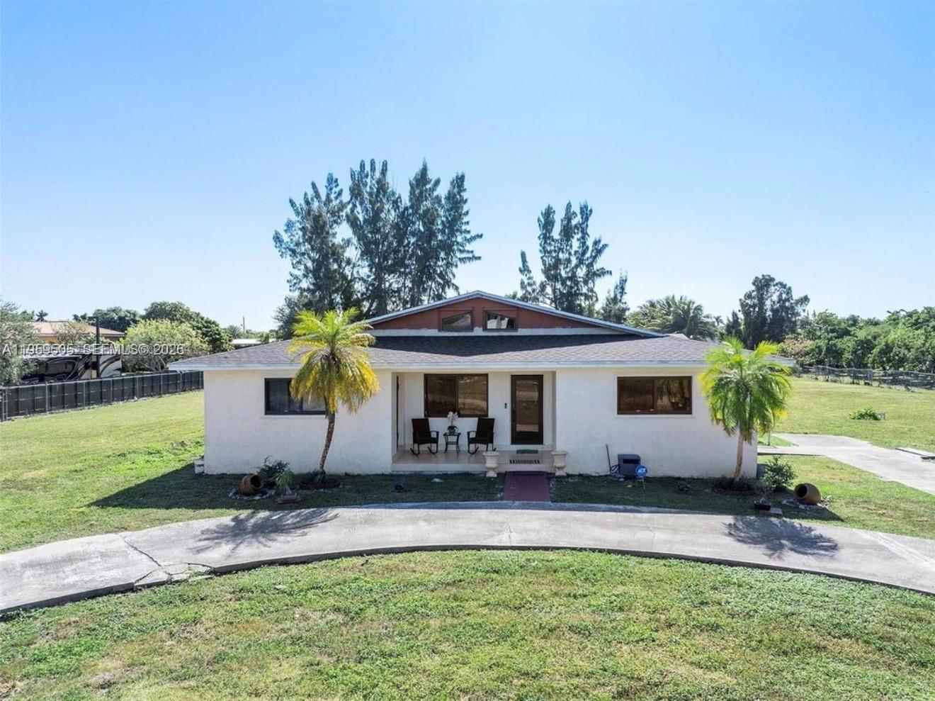19530 SW 210th St, Miami FL 33187 photo 2