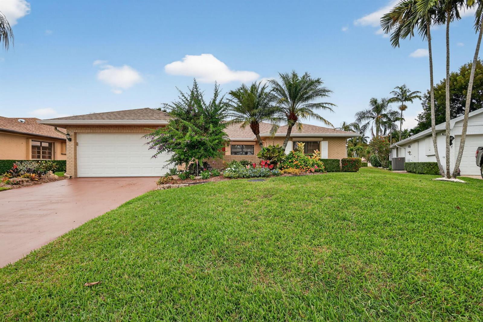 10659 Greentrail Drive S, Boynton Beach FL 33436 photo 2