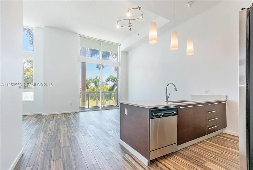 1900 N Bayshore Dr # 506, Miami FL 33132 photo 2