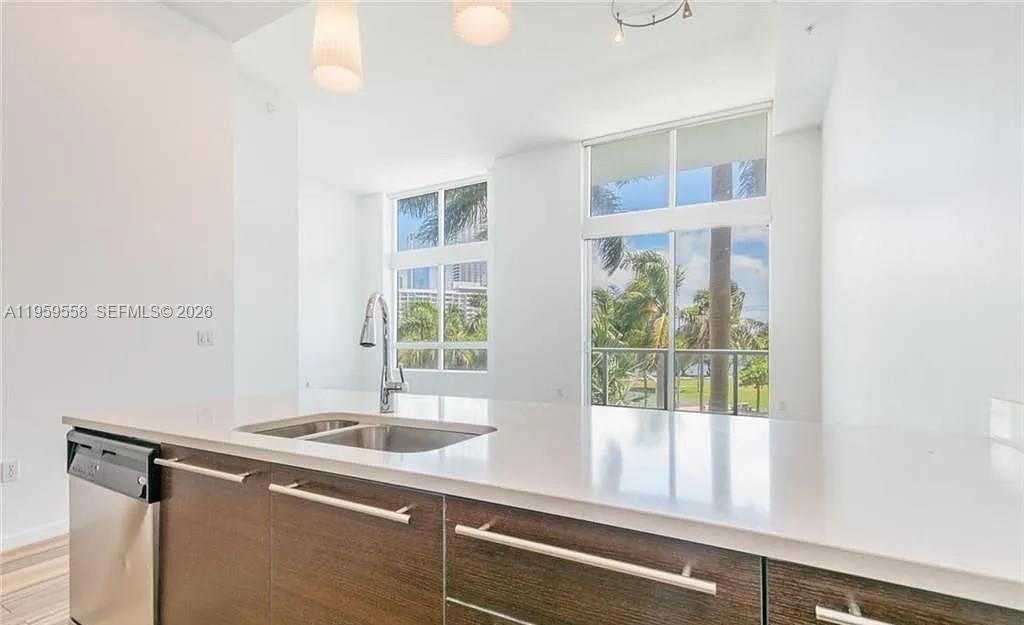 1900 N Bayshore Dr # 506, Miami FL 33132 photo 3
