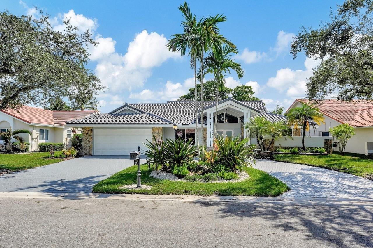 9066 NW 52nd Court, Coral Springs FL 33067