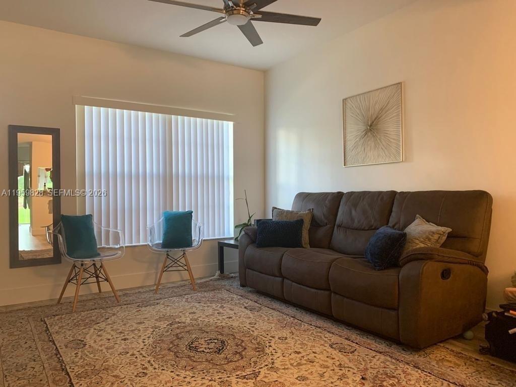 20 Key West Ct, Weston FL 33326 photo 2