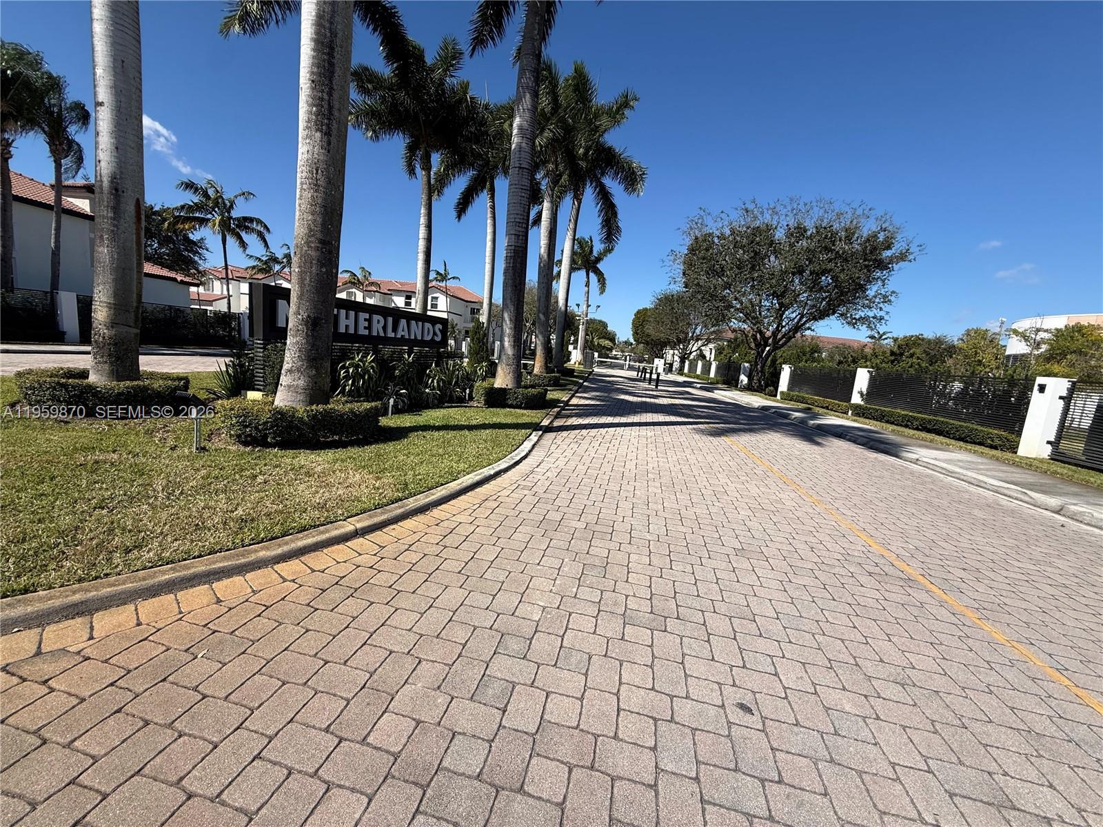 11531 NW 79th Ln, Doral FL 33178 photo 2