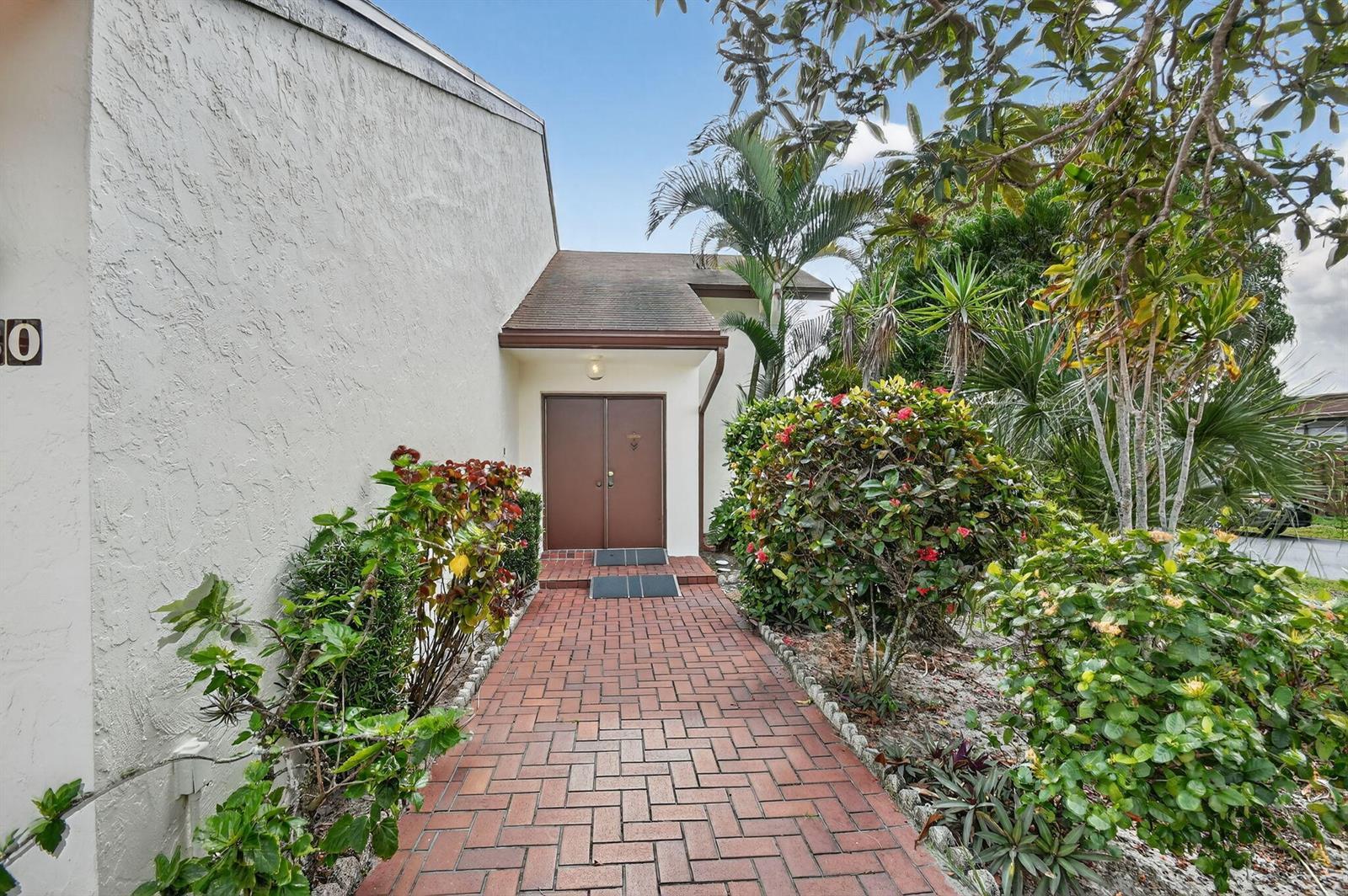6730 Starkeys Place, Lake Worth FL 33467 photo 2