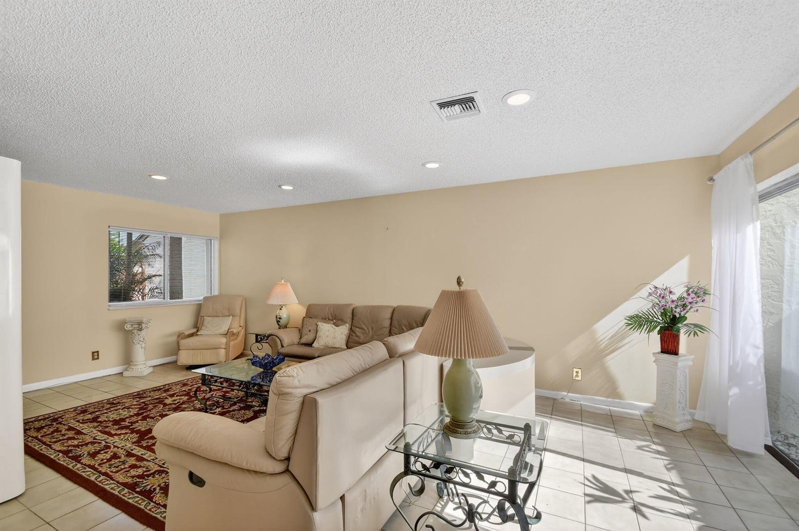 6730 Starkeys Place, Lake Worth FL 33467 photo 5