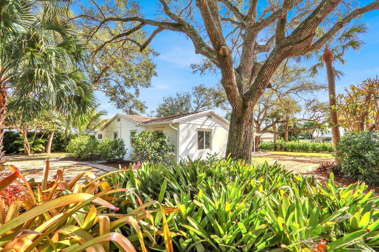 601 Paulina Road, Jupiter FL 33477 photo 2
