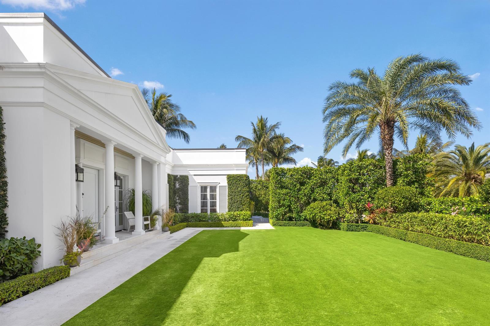 208 Sandpiper Drive, Palm Beach FL 33480 photo 3