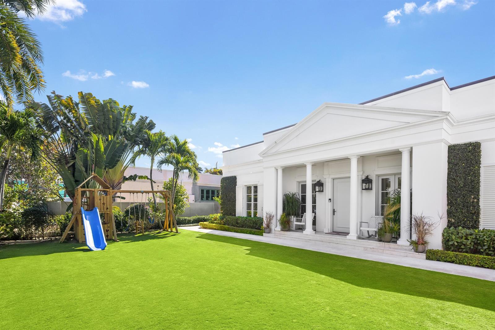 208 Sandpiper Drive, Palm Beach FL 33480 photo 4