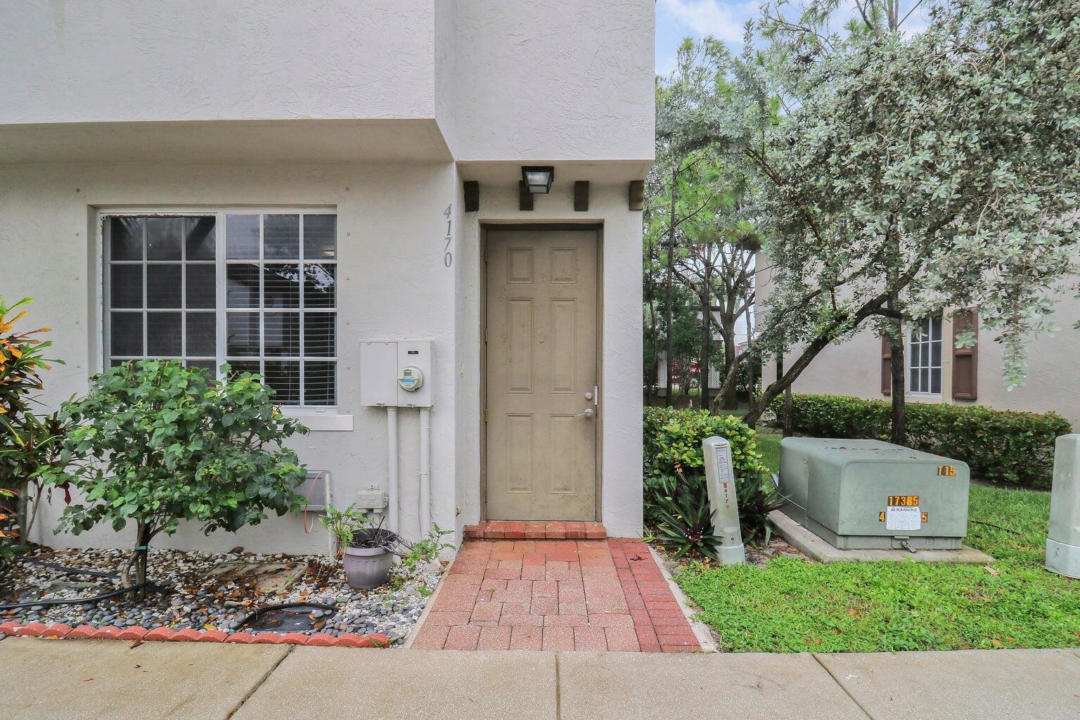 4170 Napoli Lake Drive, Riviera Beach FL 33410 photo 2