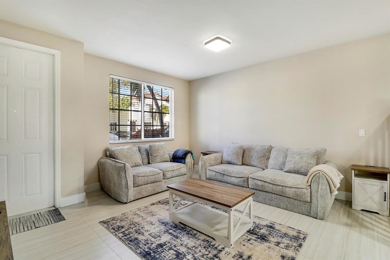 4170 Napoli Lake Drive, Riviera Beach FL 33410 photo 4