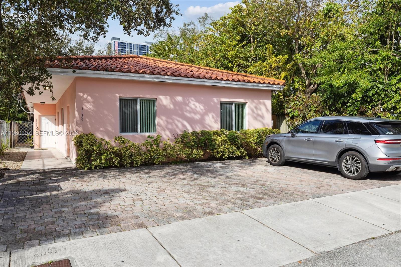 3134 Hibiscus St, Miami FL 33133
