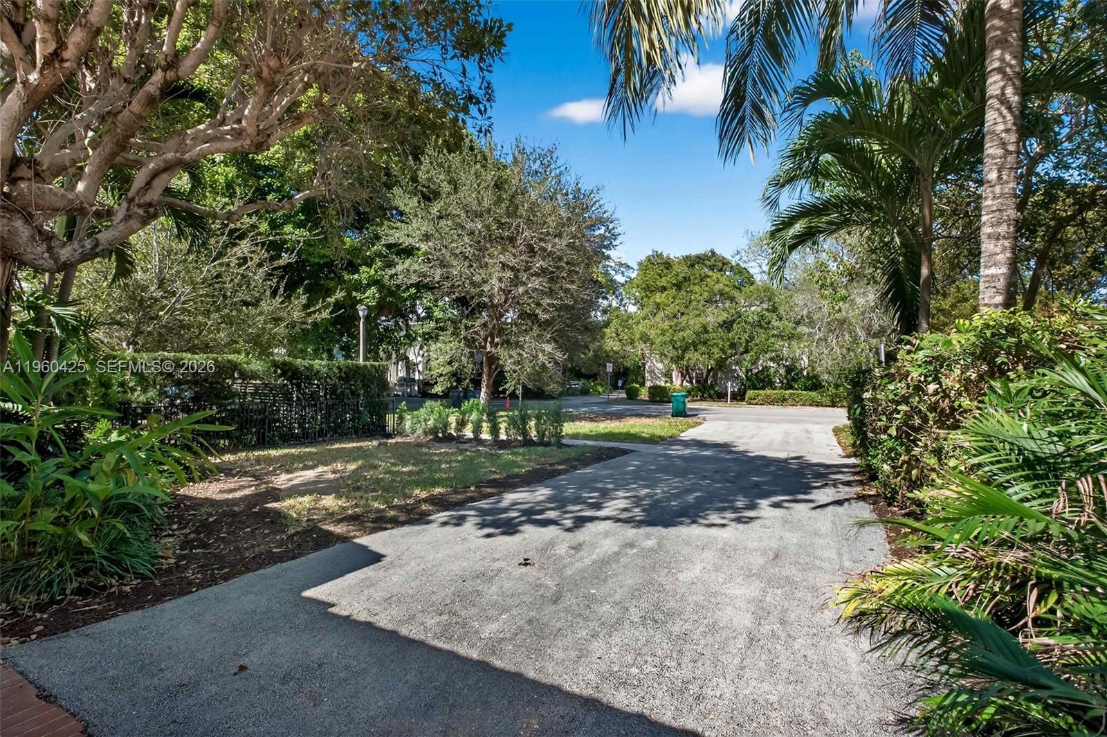 5210 SW 72nd St, Miami FL 33143 photo 3