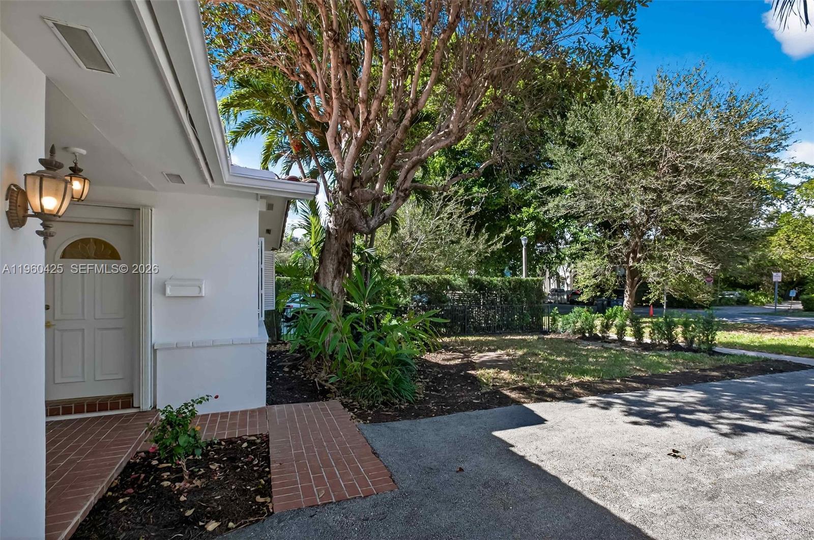 5210 SW 72nd St, Miami FL 33143 photo 4