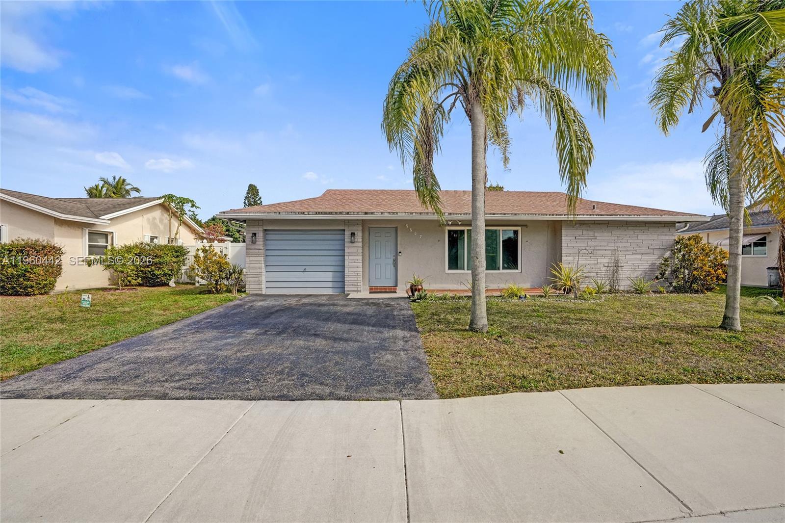9607 NW 81st St, Tamarac FL 33321