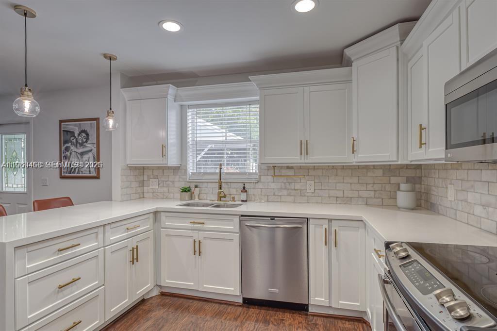 3080 Carysfort Ln, Margate FL 33063 photo 3