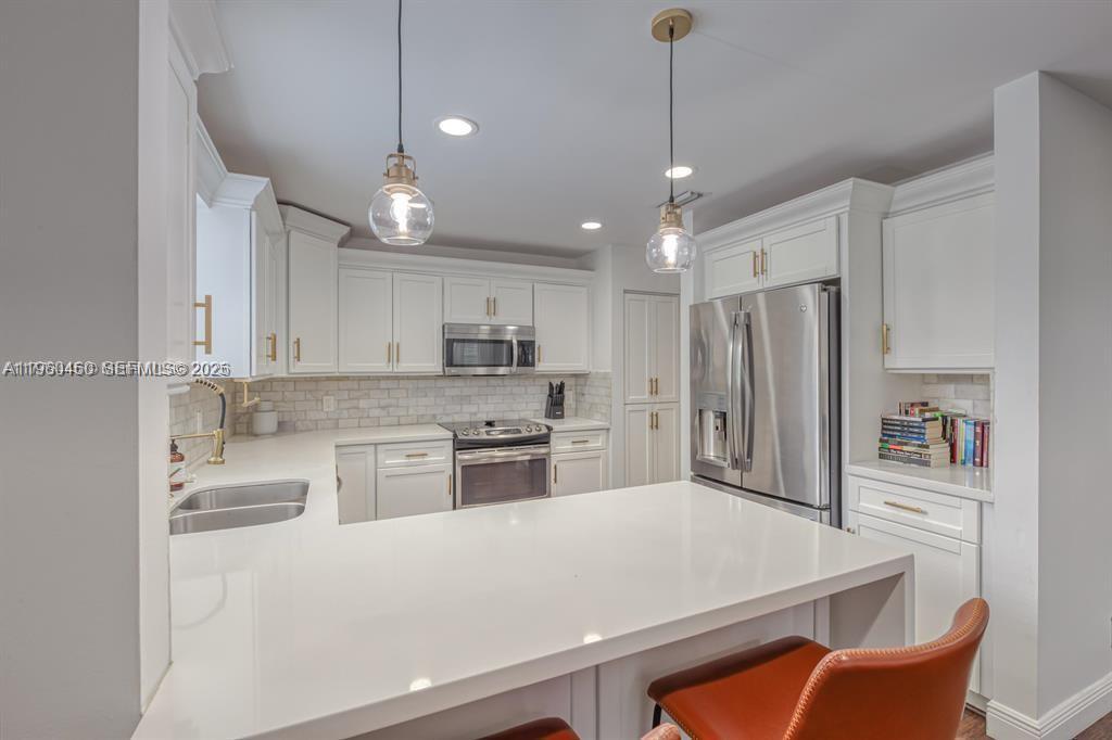 3080 Carysfort Ln, Margate FL 33063 photo 5