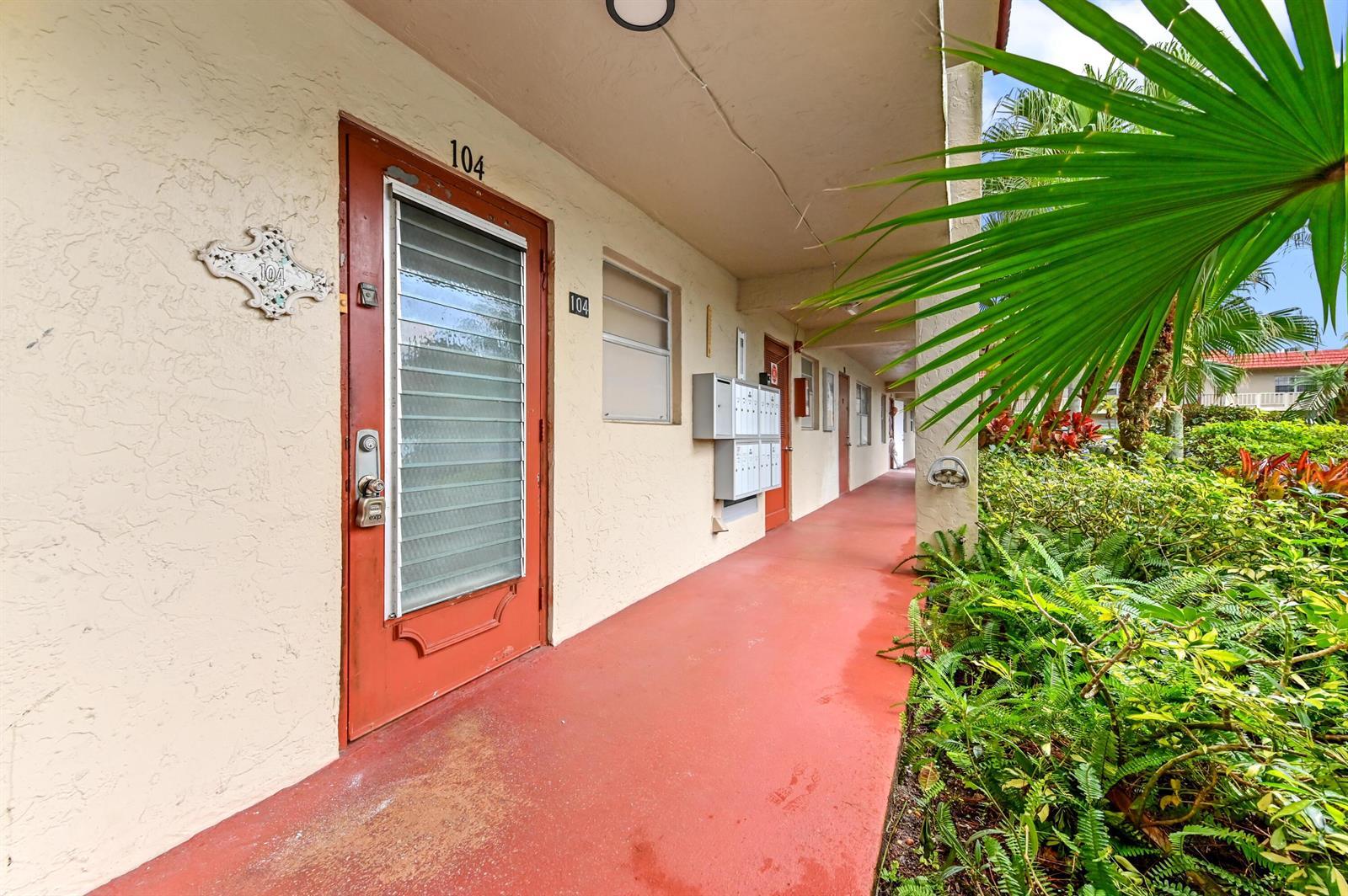 6 Abbey Lane # 104, Delray Beach FL 33446 photo 3