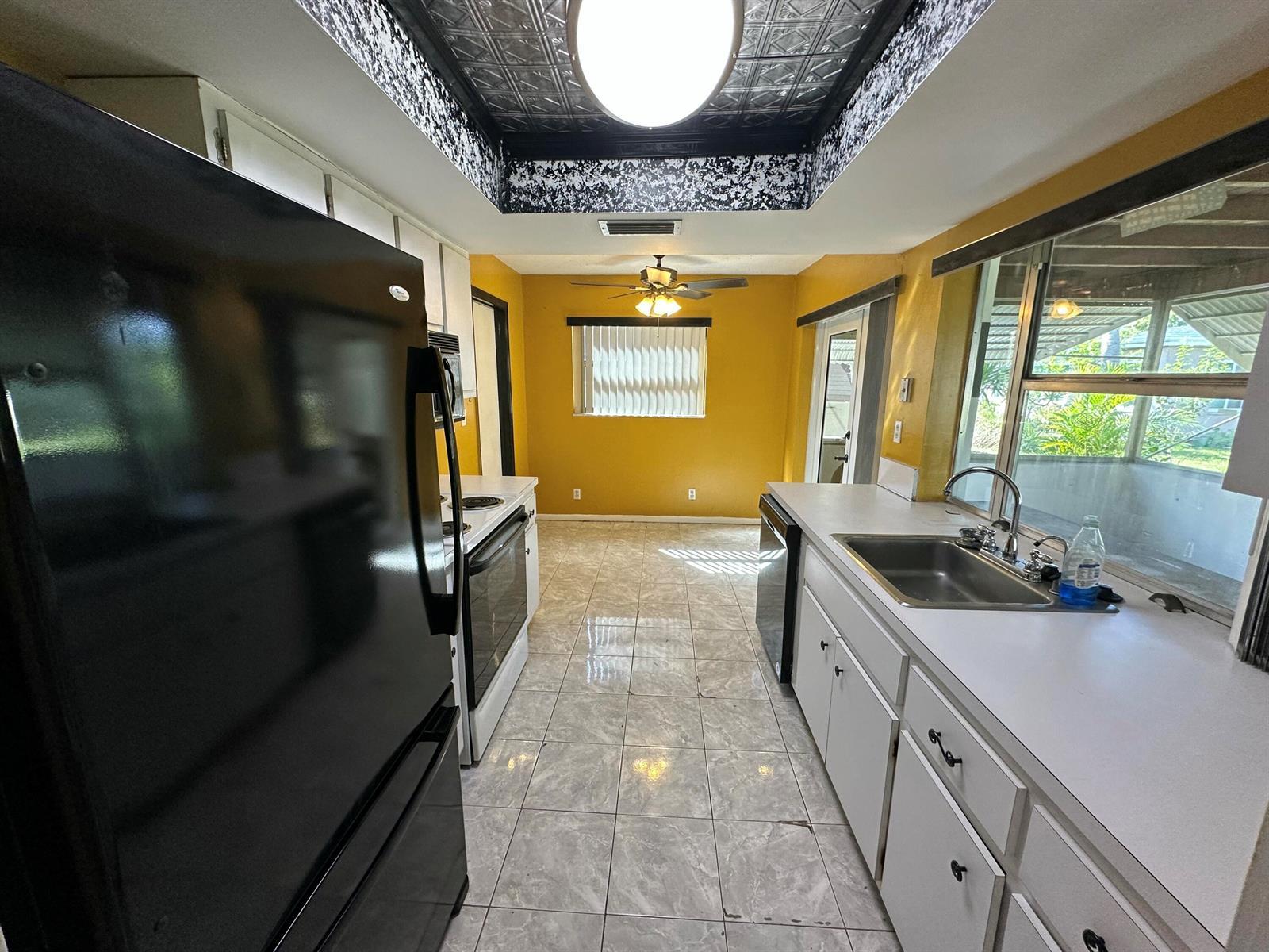 7105 NW 57th Court NW, Tamarac FL 33321 photo 3