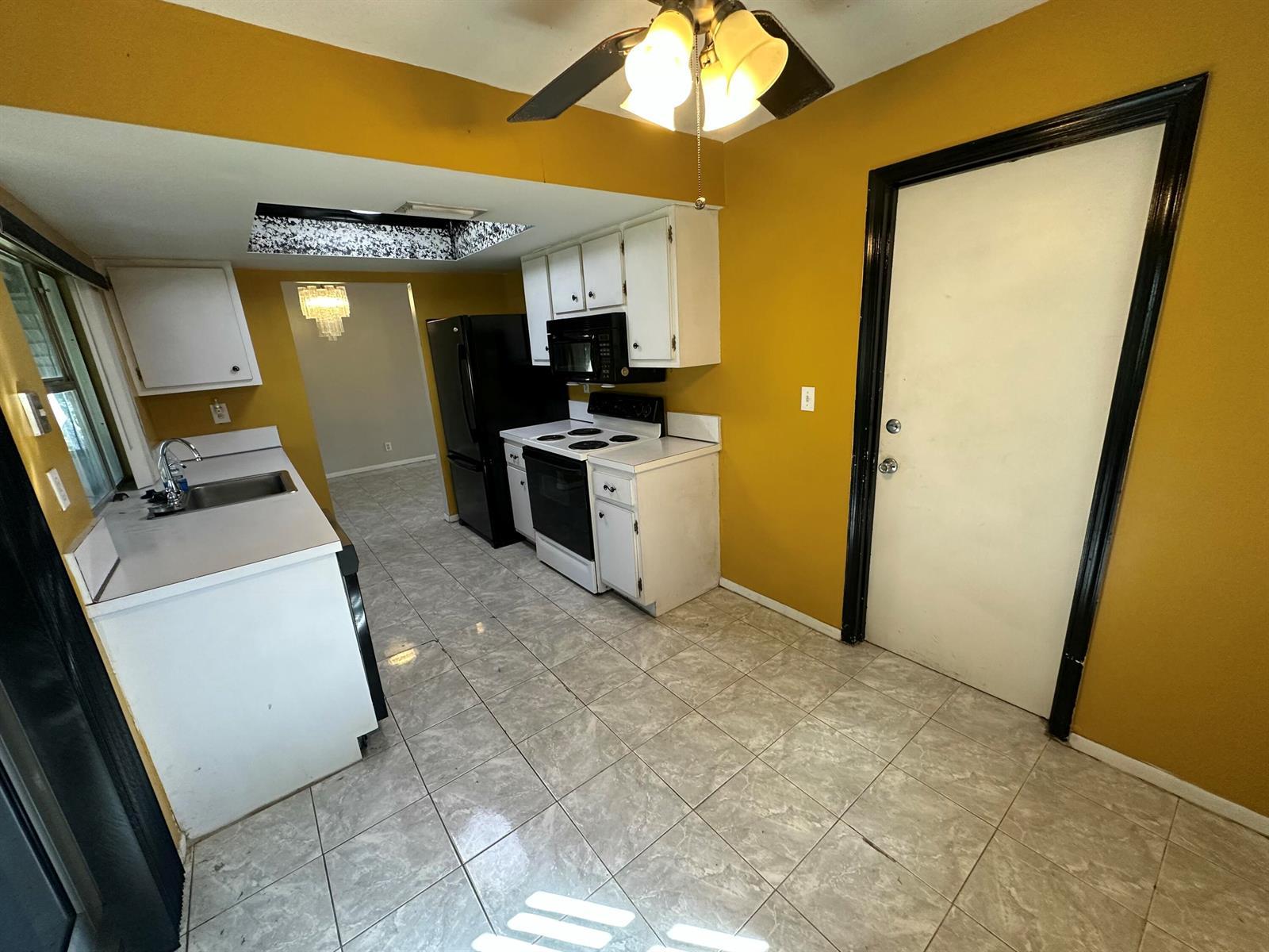 7105 NW 57th Court NW, Tamarac FL 33321 photo 4