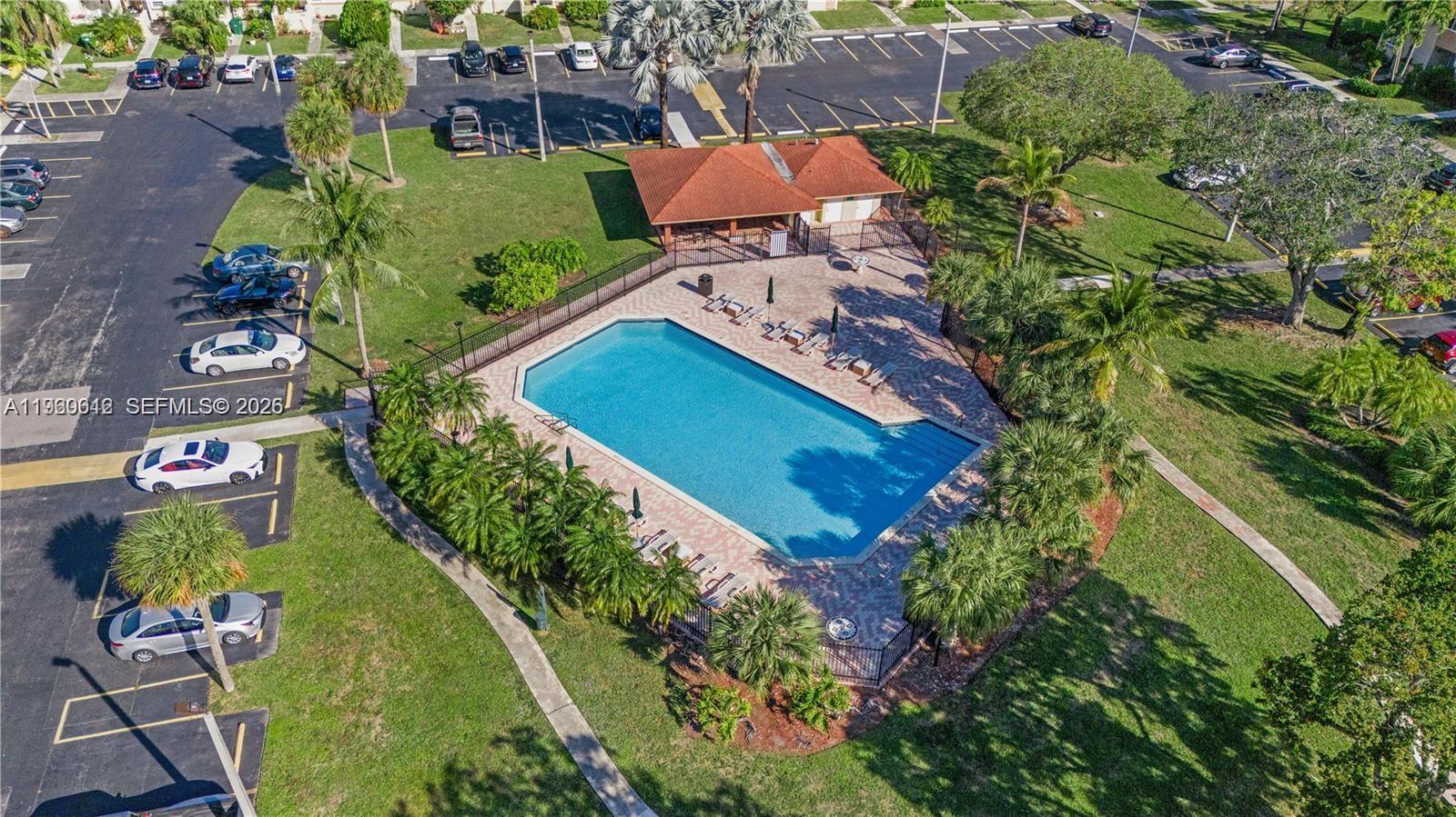 14273 Kendale Lakes Cir, Miami FL 33183 photo 4