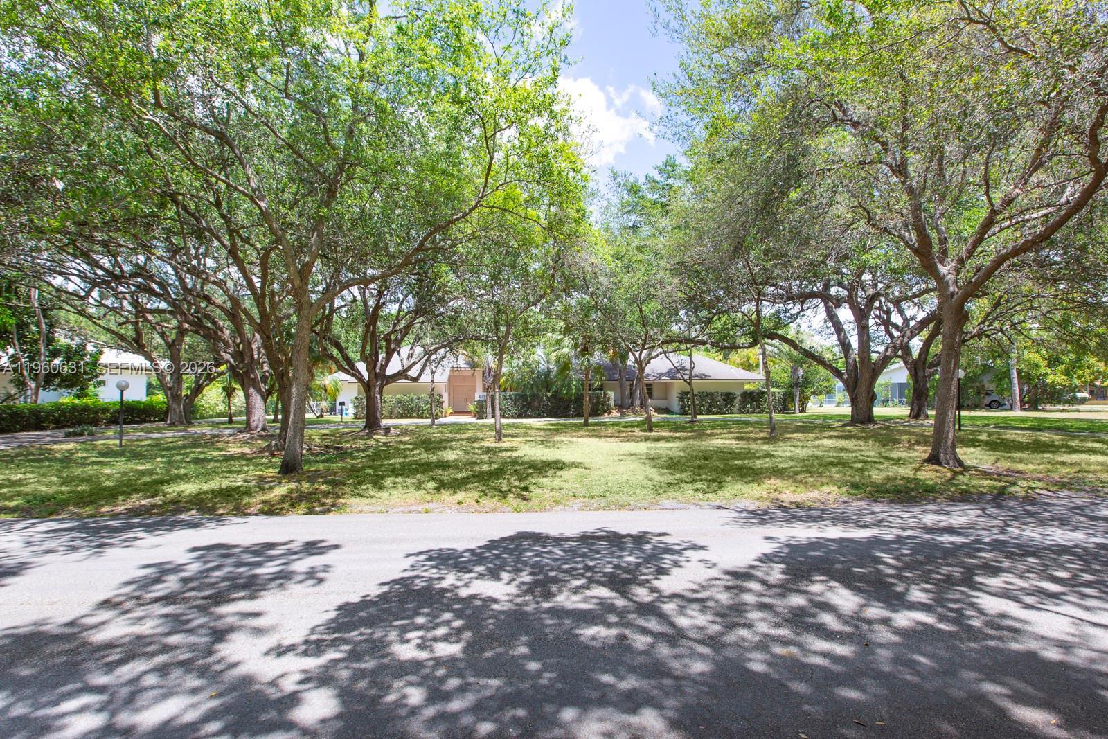 6255 SW 99th Ter, Pinecrest FL 33156 photo 5