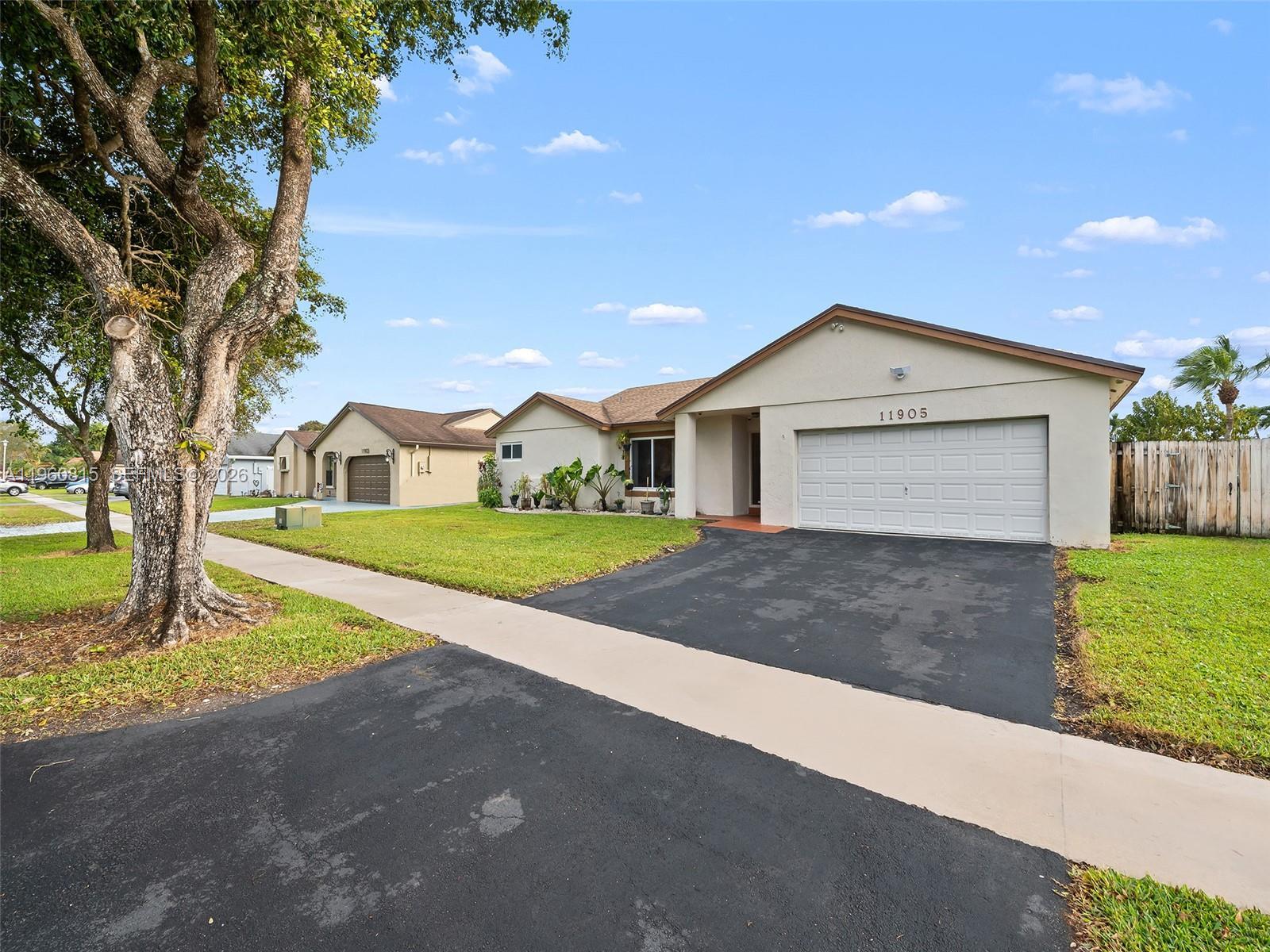11905 SW 48th Ct, Cooper City FL 33330 photo 2