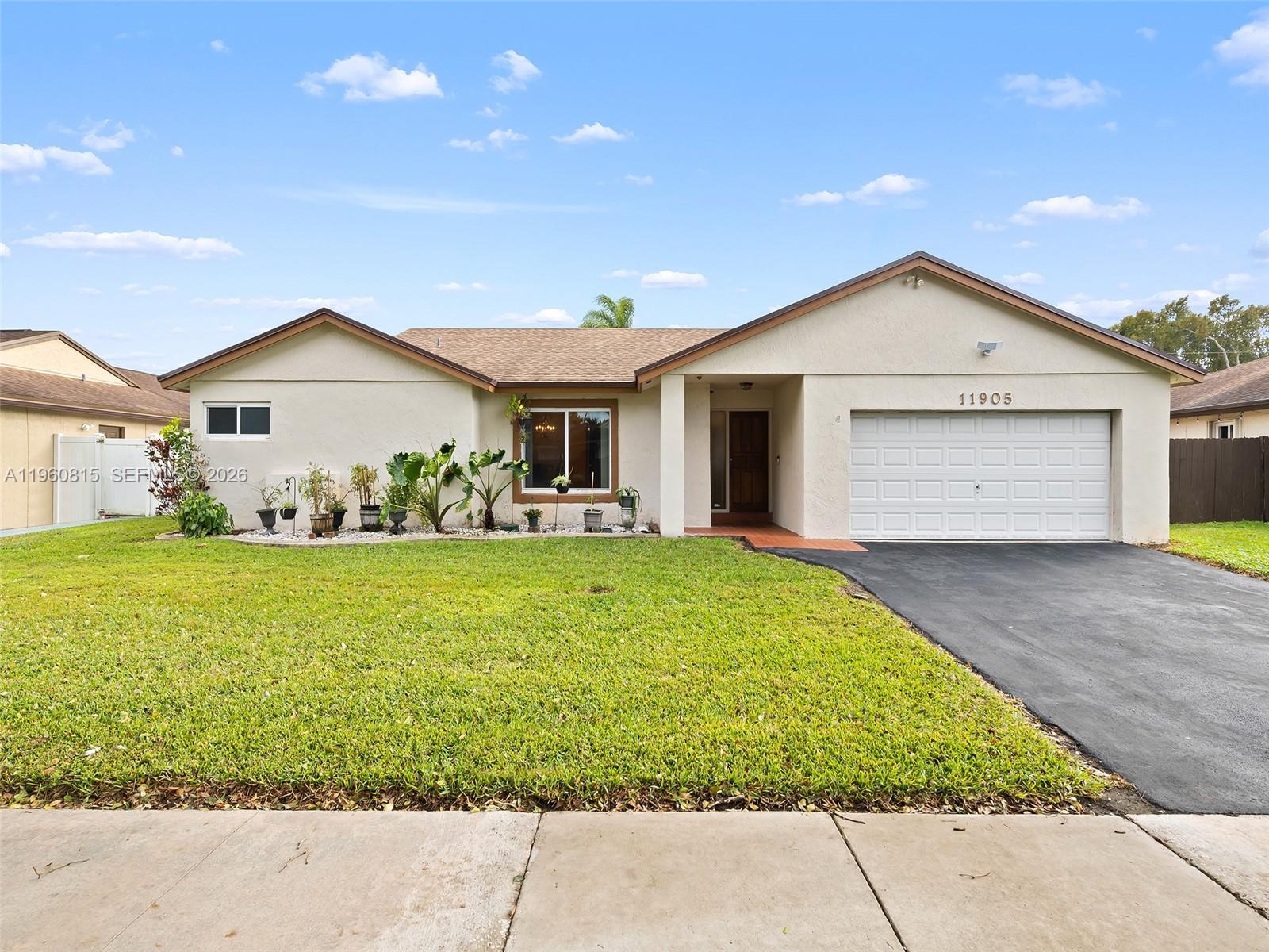 11905 SW 48th Ct, Cooper City FL 33330