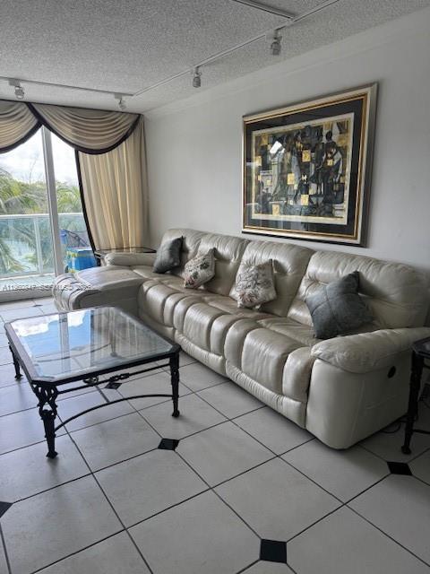 100 Bayview Dr # 319, Sunny Isles Beach FL 33160 photo 4