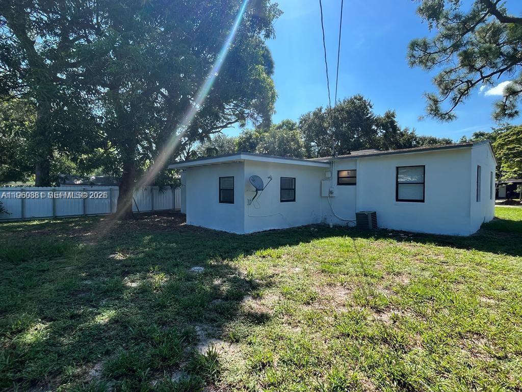 215 SW 21st Way, Fort Lauderdale FL 33312 photo 5