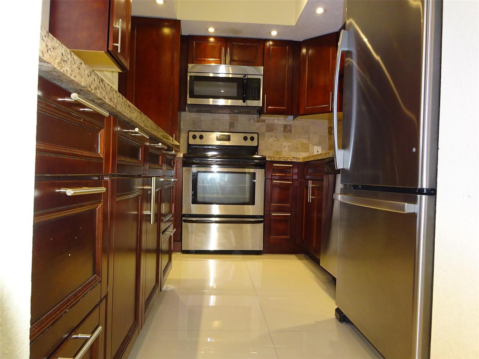 2801 N Palm Aire Drive # 308, Pompano Beach FL 33069 photo 2