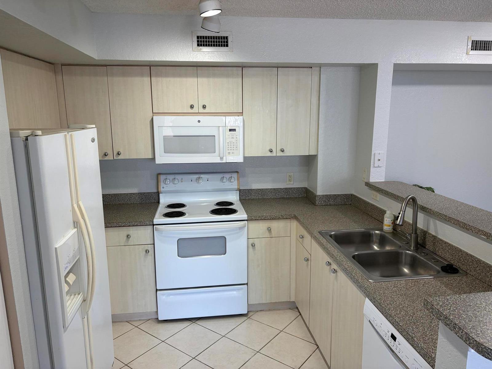 1801 N Flagler Drive # 830, West Palm Beach FL 33407 photo 4